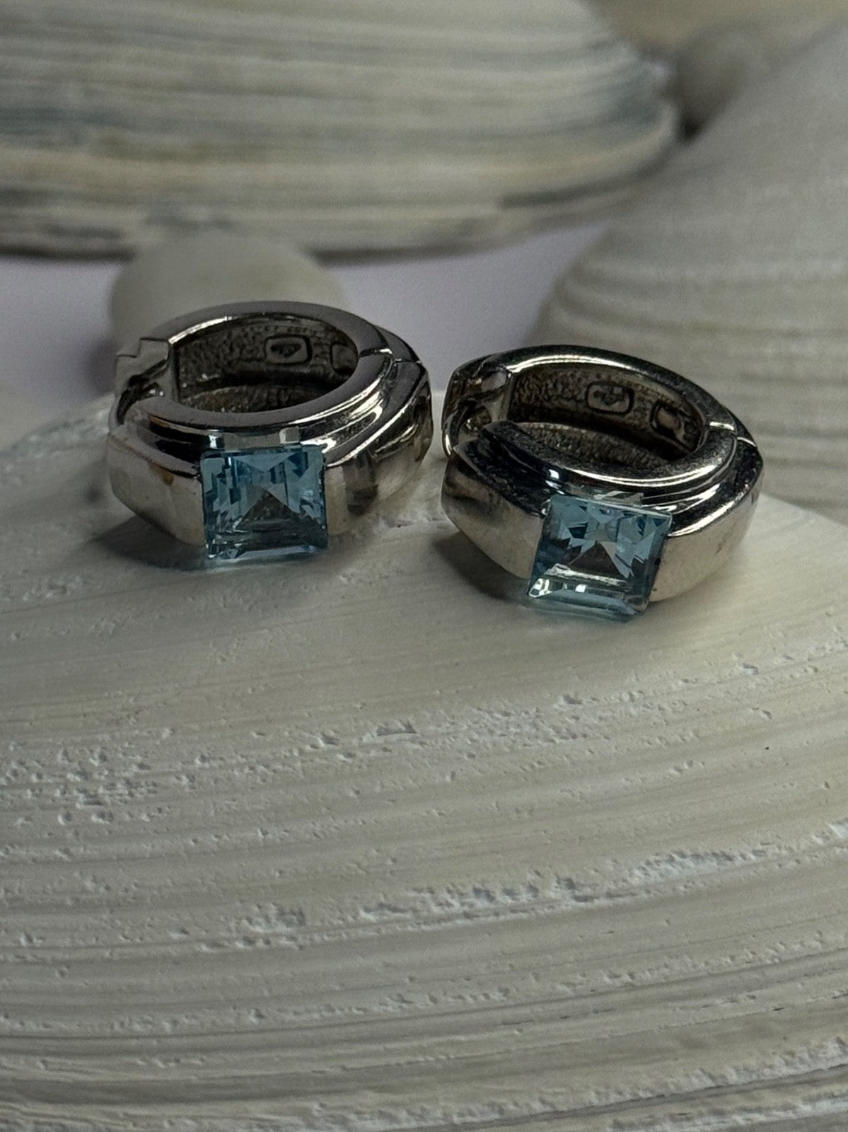 925 Sterling Silver Blue Topaz Earrings Length 0.8 Inch