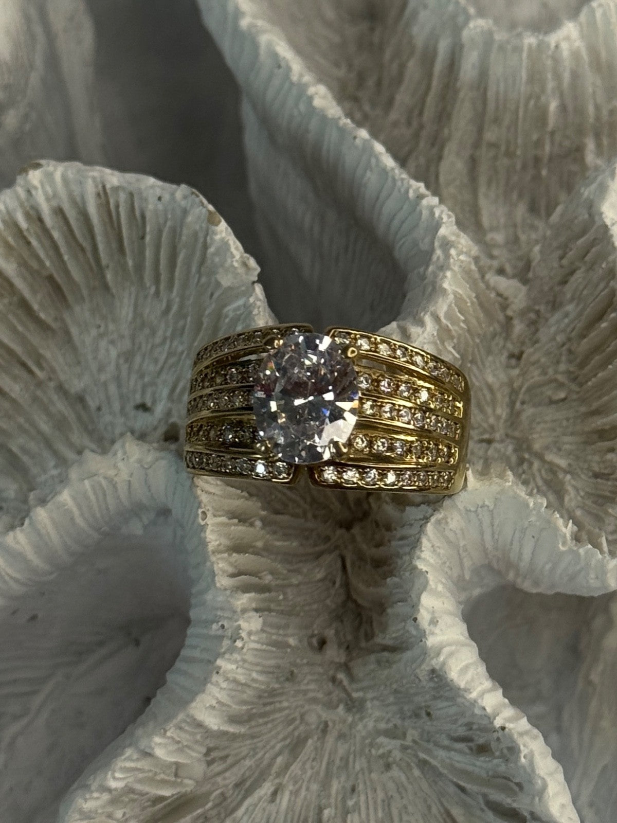 Beautiful 925 Sterling Silver Gold Plated CZ Ring Size 9