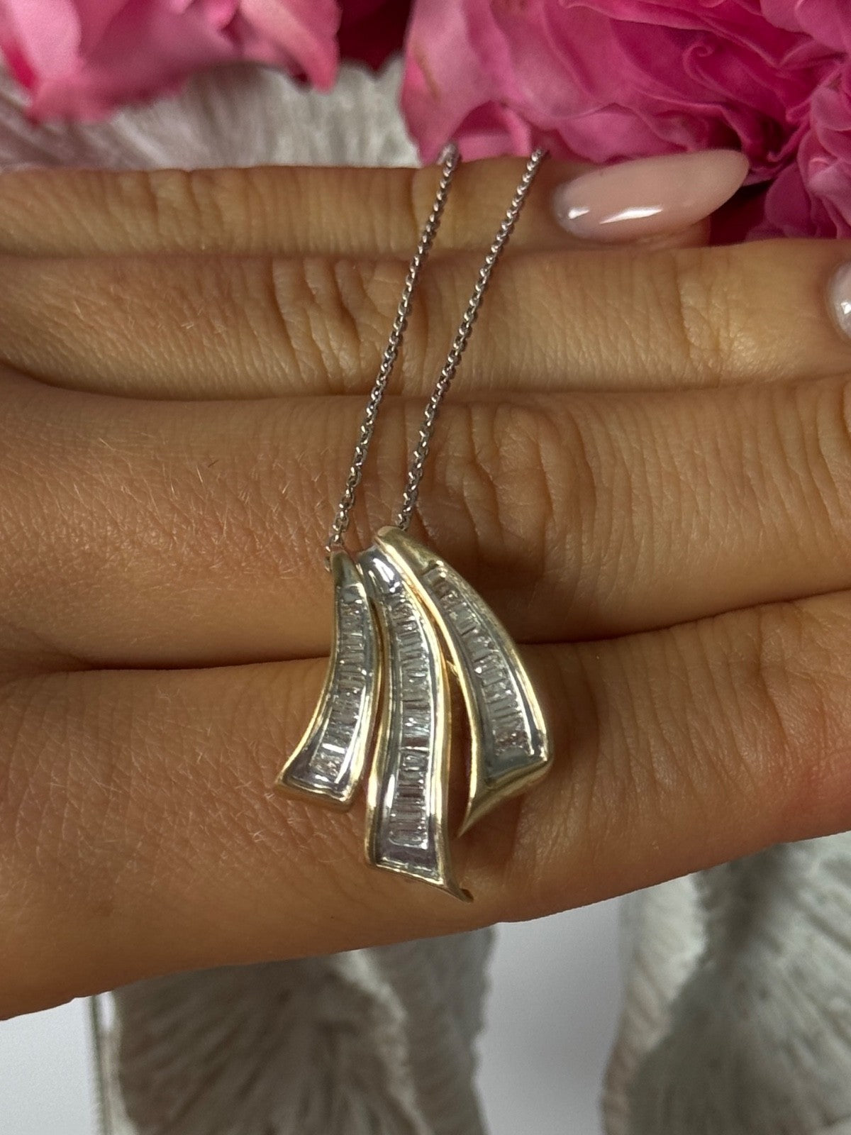 14K Yellow & White Gold White Sapphire Necklace Length 18 inch