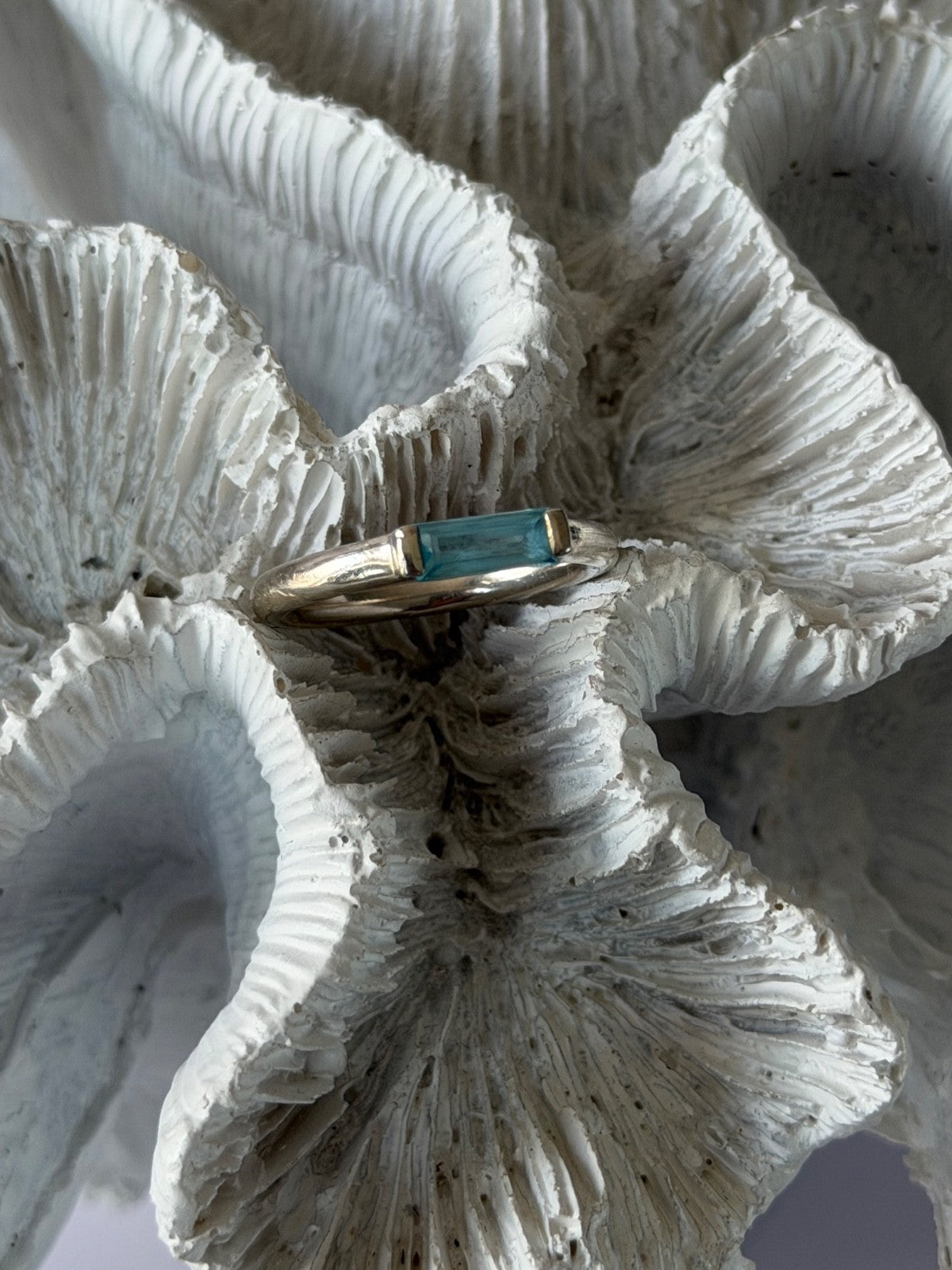 925 Sterling Silver Blue Topaz Ring Size 5.5
