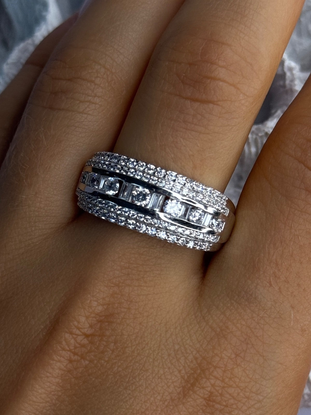 Beautiful Design 925 Sterling Silver Cz Ring Size 11