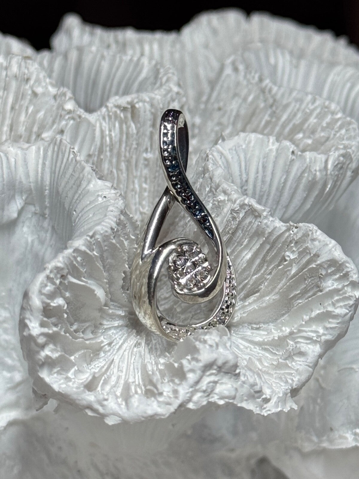 925 Sterling Silver White & Blue Topaz Pendant Length 1.1 Inch