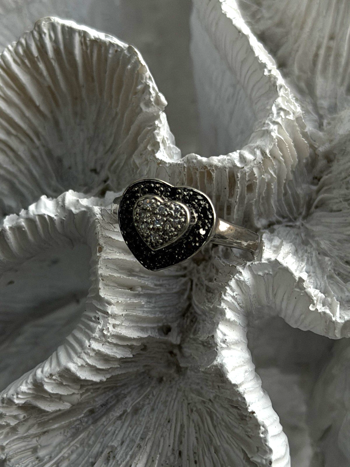 925 Sterling Silver White & Black Spinel Heart Ring Size 7.5