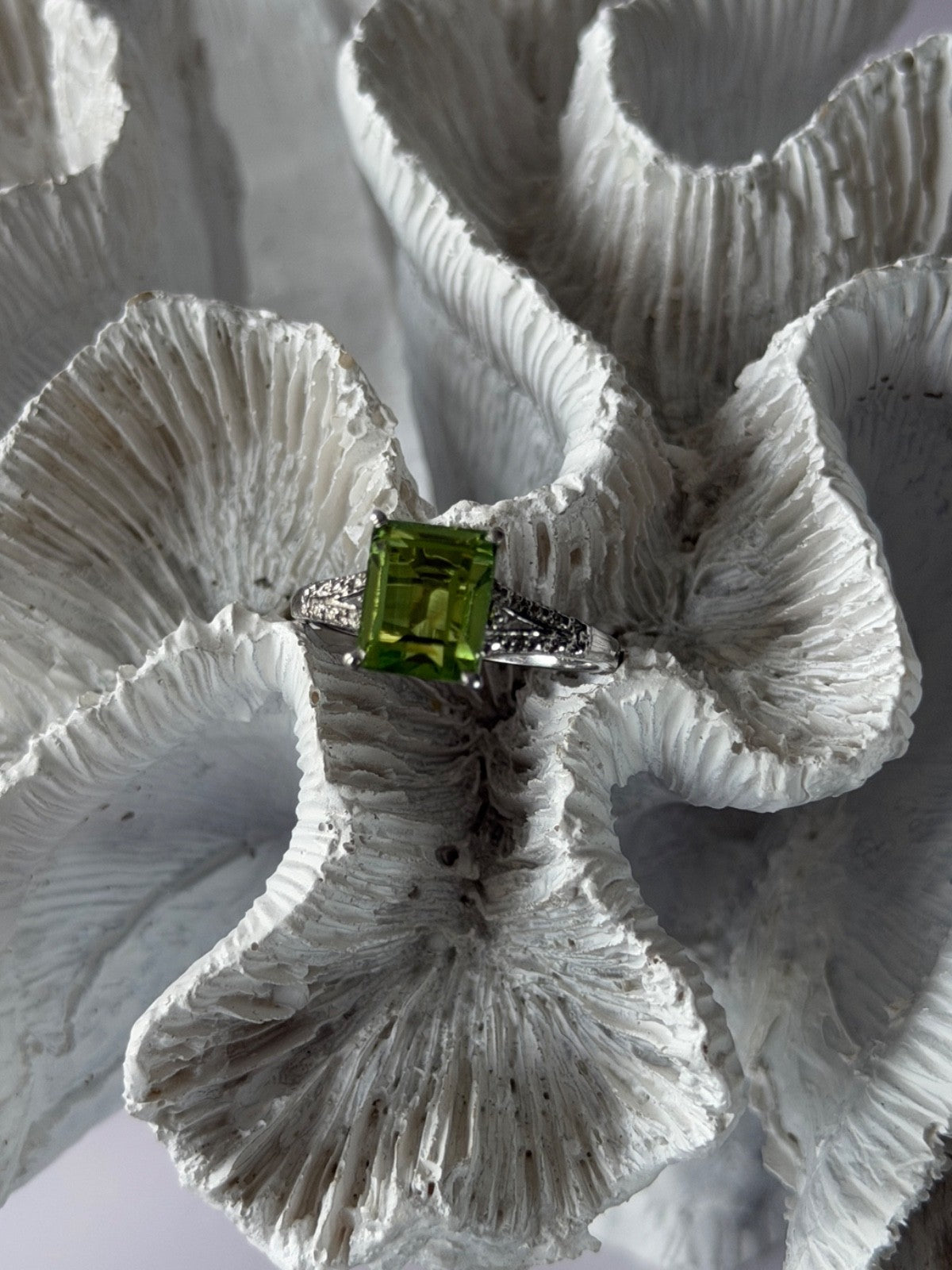 925 Sterling Silver Peridot Ring Size 10