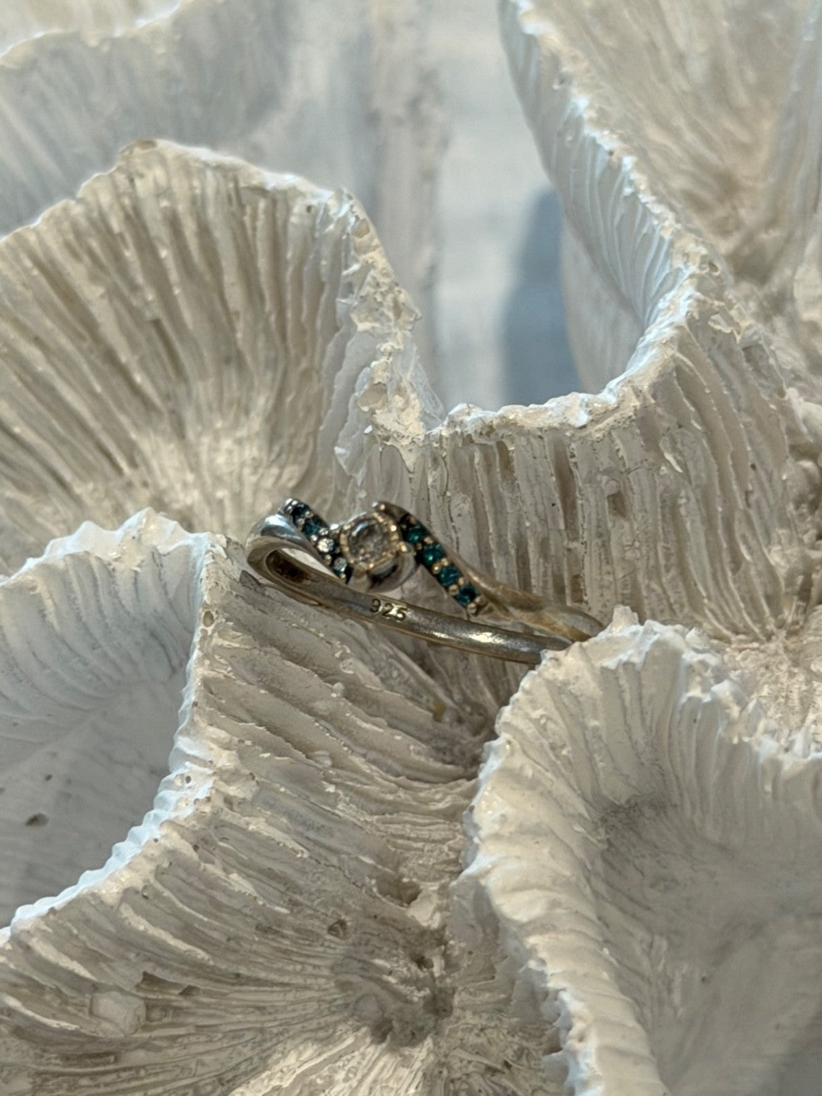 925 Sterling Silver White & Blue Topaz Ring Size 7