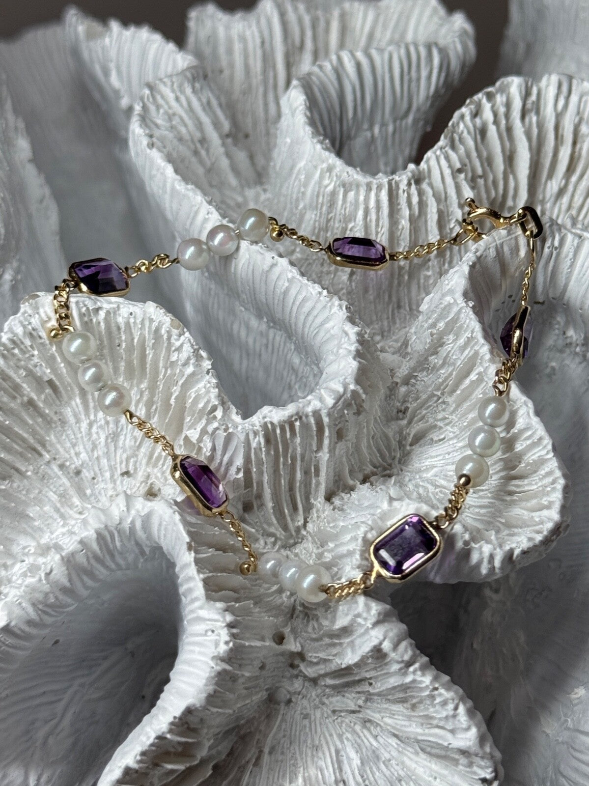 14K Yellow Gold Amethyst & Pearls Bracelet Length 7