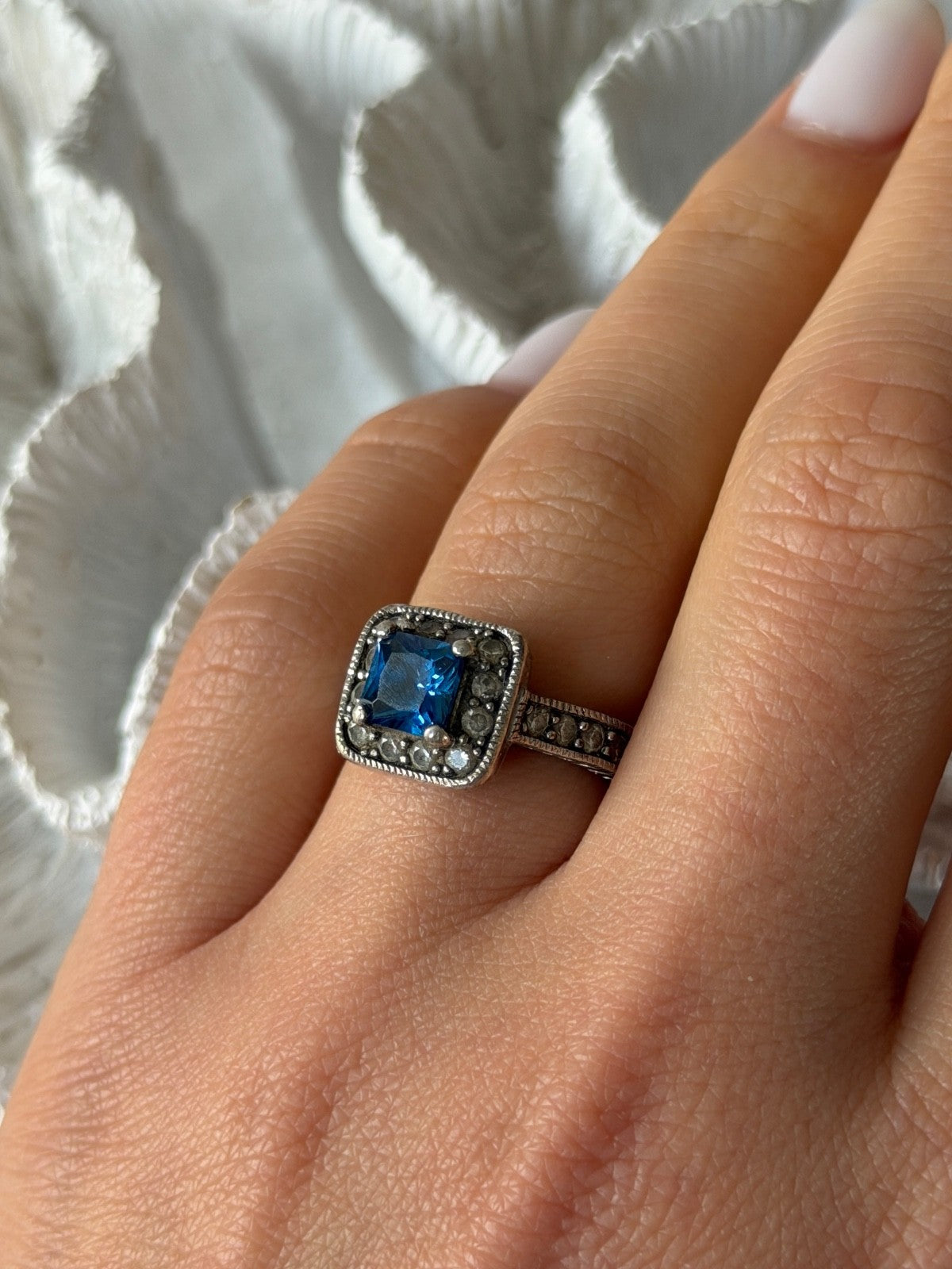 Vintage 925 Sterling Silver Blue & White Spinel Ring Size 6