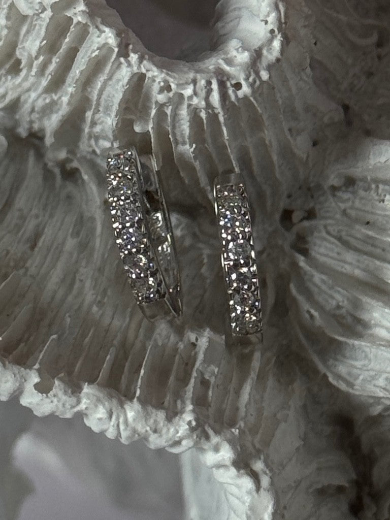14K White Gold Diamonds 0.18 carats Earrings