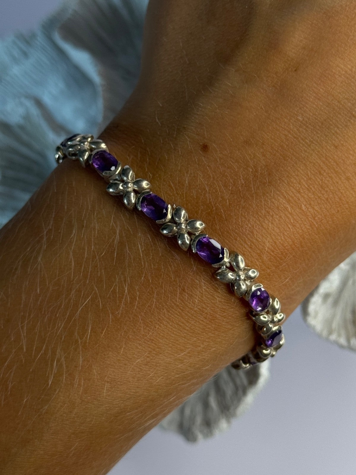 Lovely 925 Sterling Silver Amethyst Bracelet Length 7