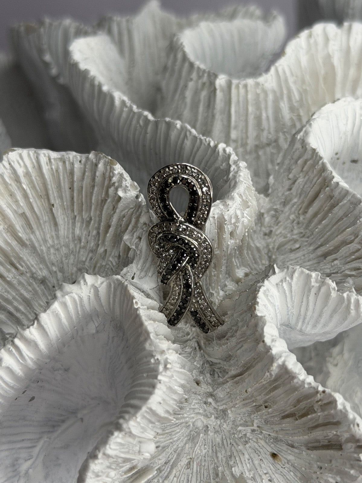 10K White Gold White & Black Diamonds Pendant