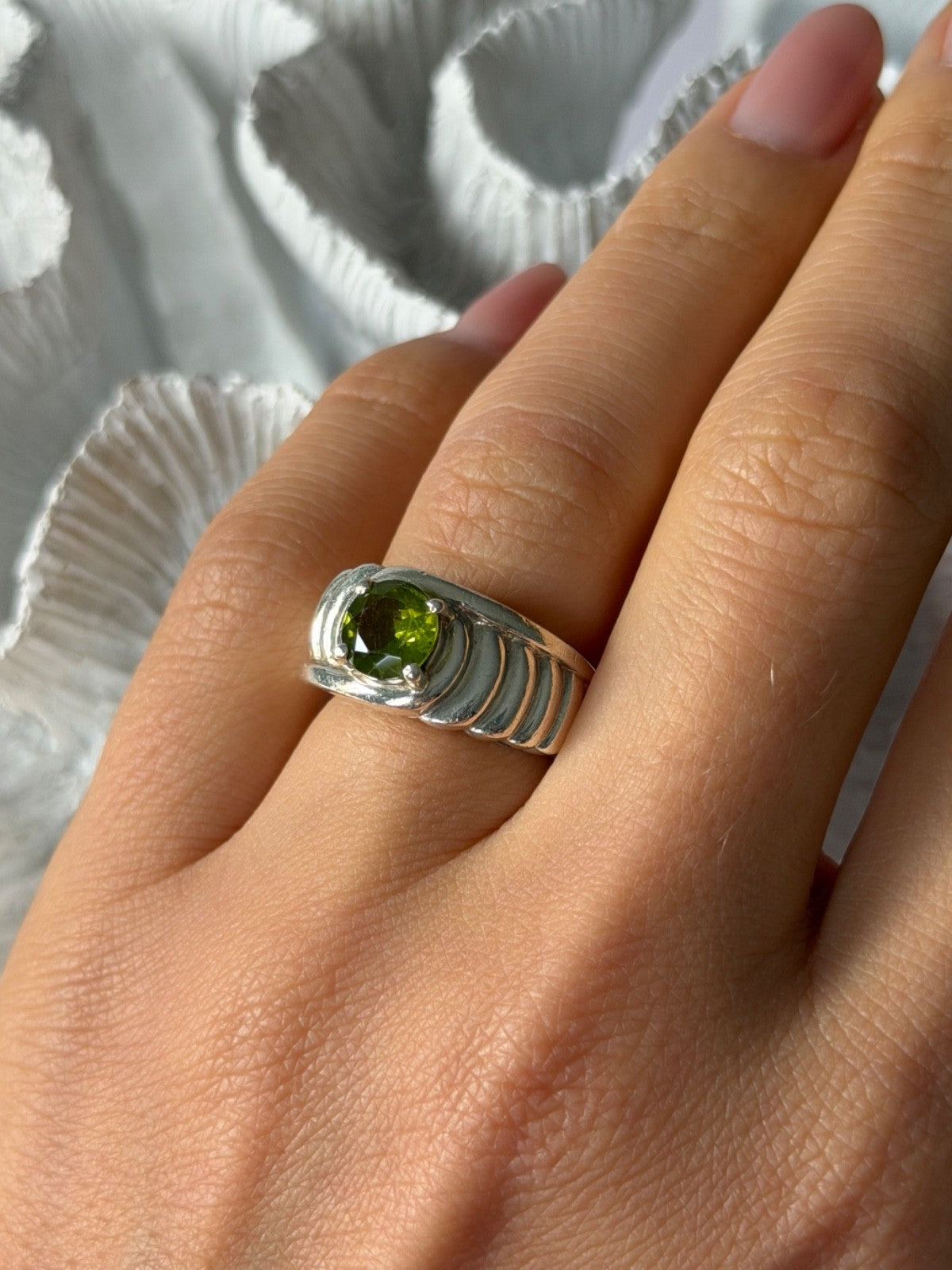 925 Sterling Silver Peridot Ring Size 6