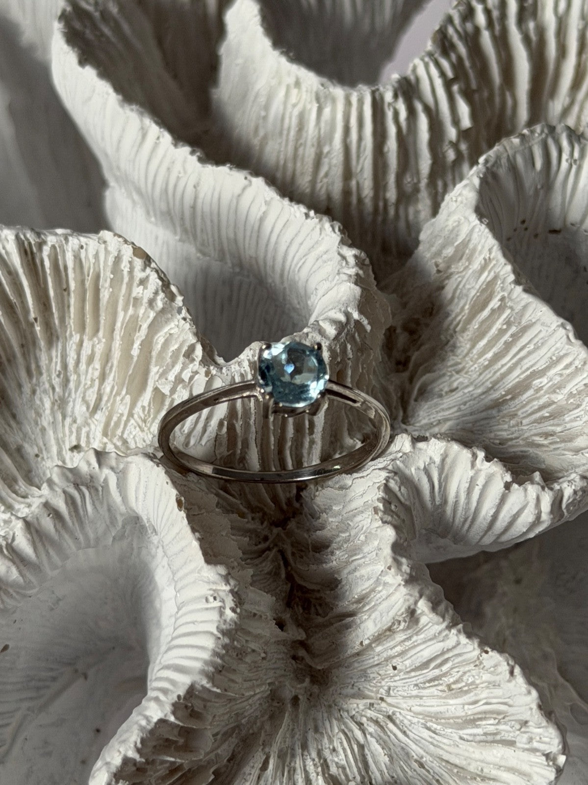 925 Sterling Silver Blue Topaz Ring Size 9