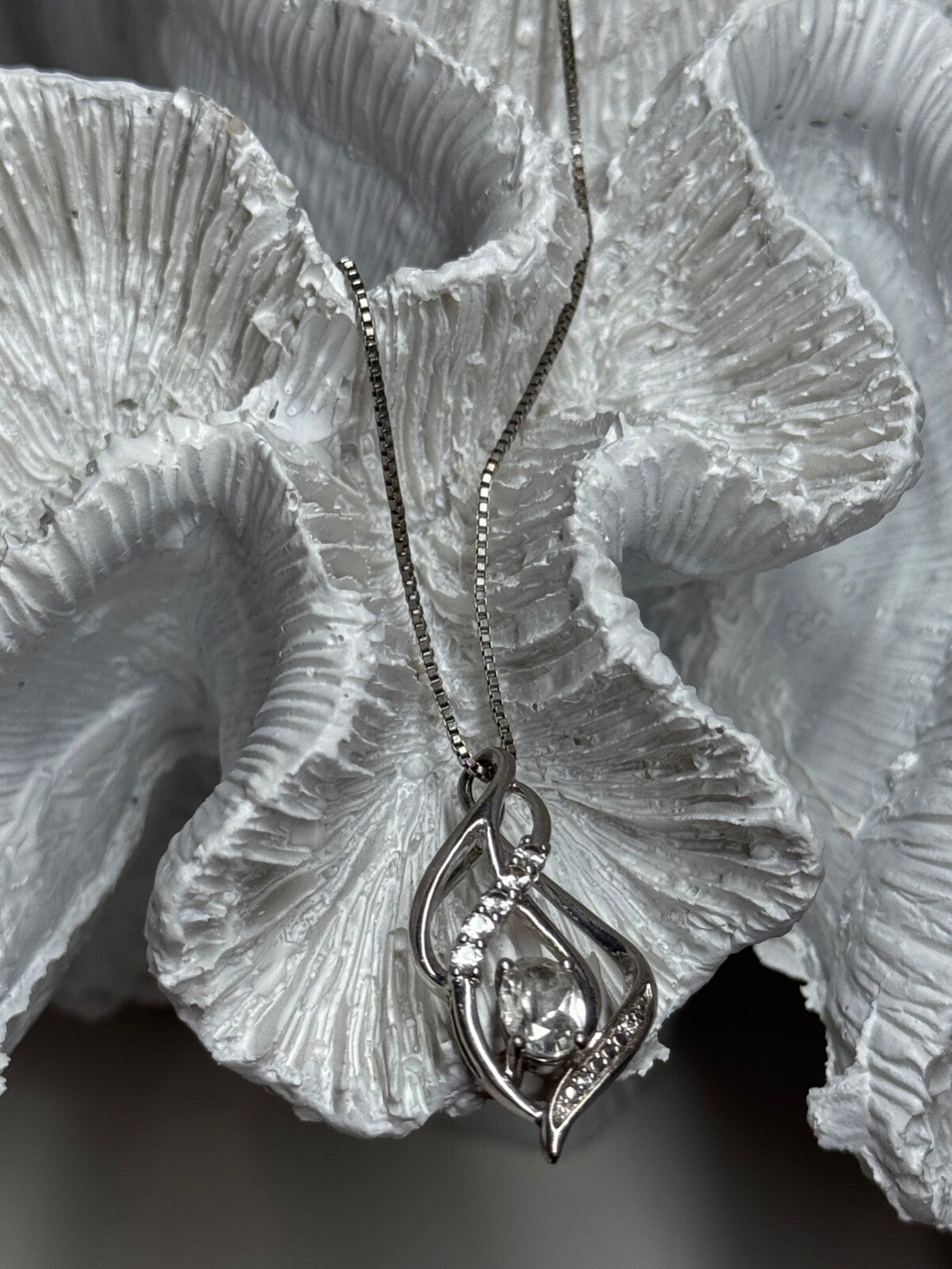 925 Sterling Silver White Sapphire Necklace Length 21/19 Inch