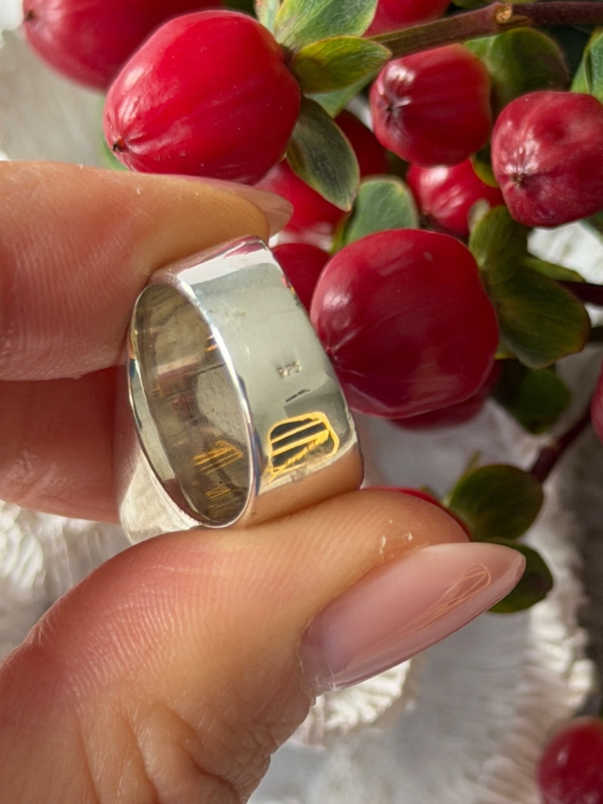 Fashion Design 925 Sterling Silver Ring Size 6