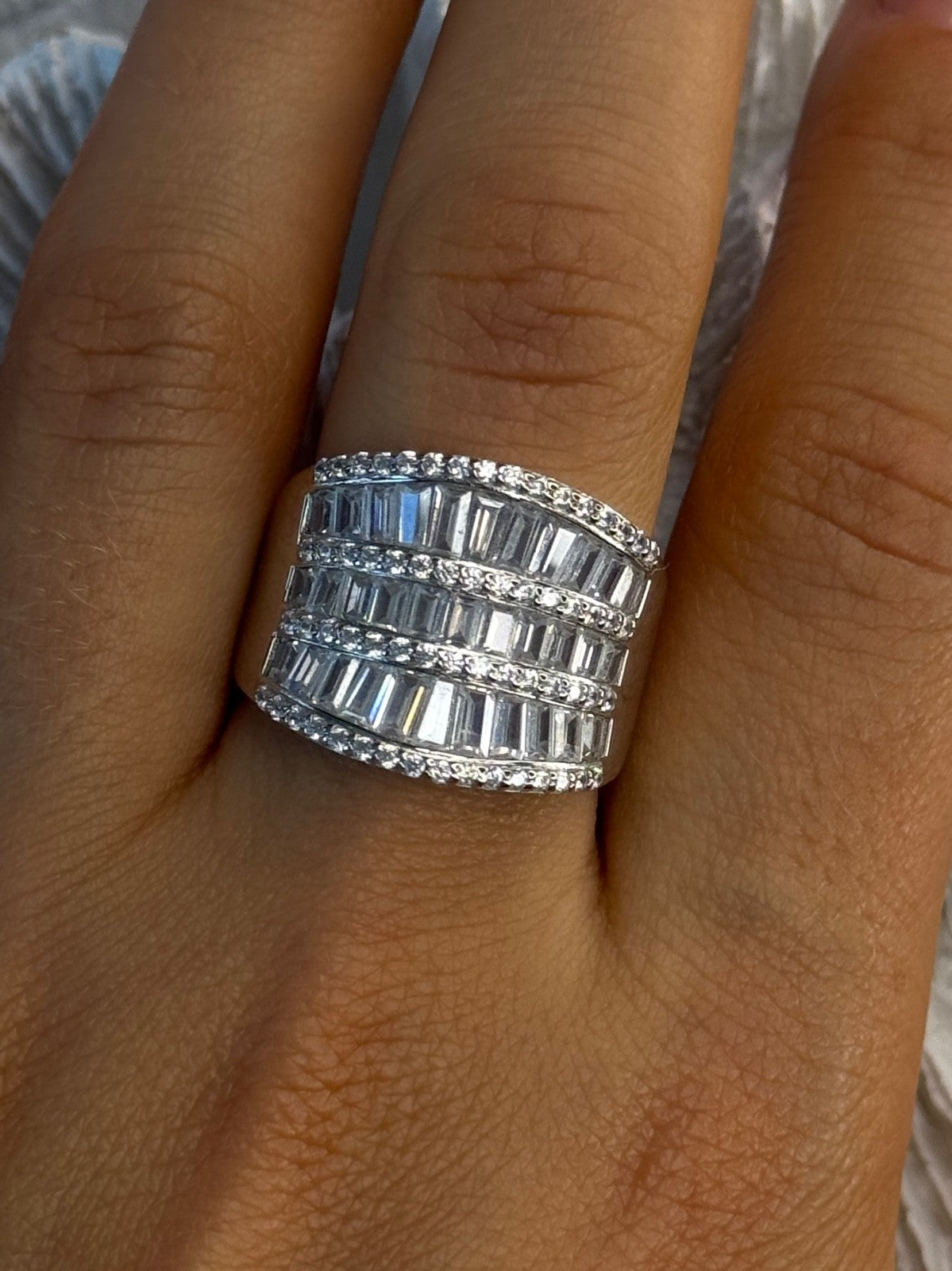 Elegant Design 925 Sterling Silver Cz Ring Size 9