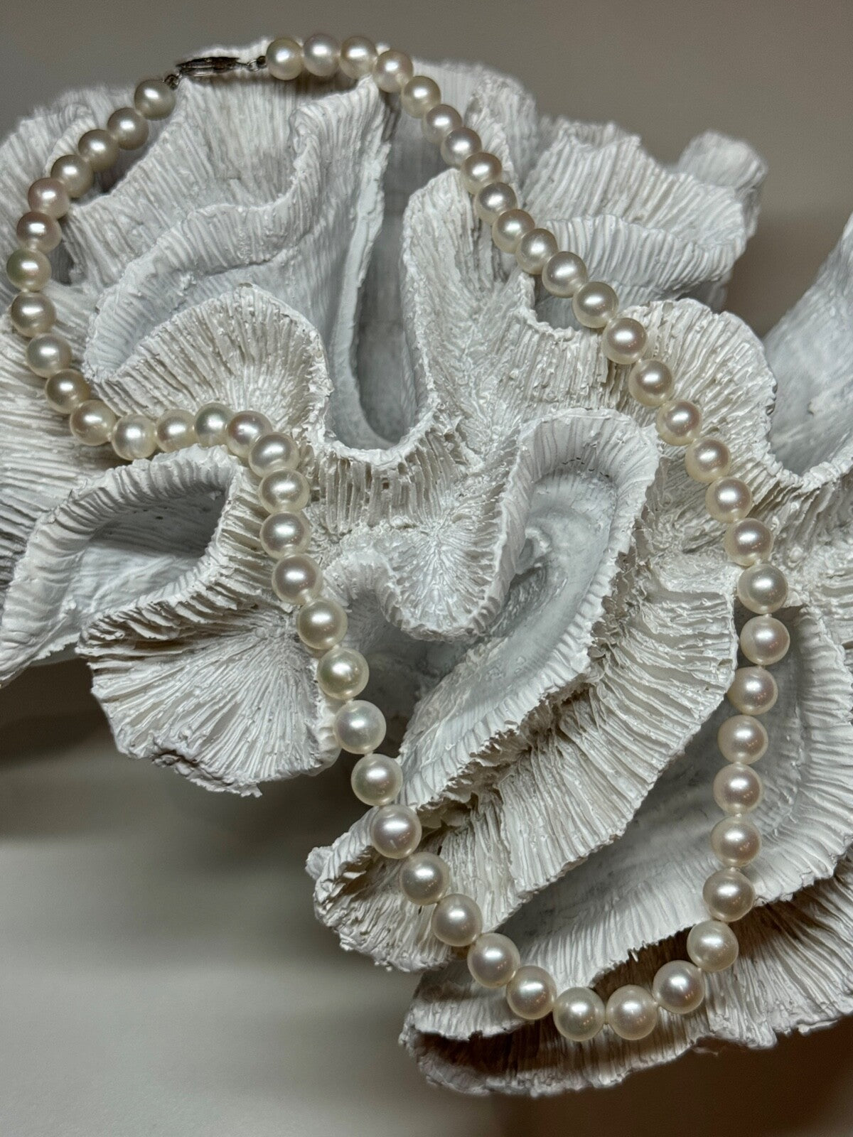 14K White Gold Clasp Fresh Water Pearl Necklace 18 Inch