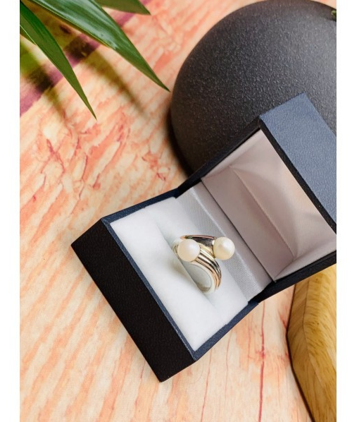 925 Sterling Silver Pearls Ring Size 7