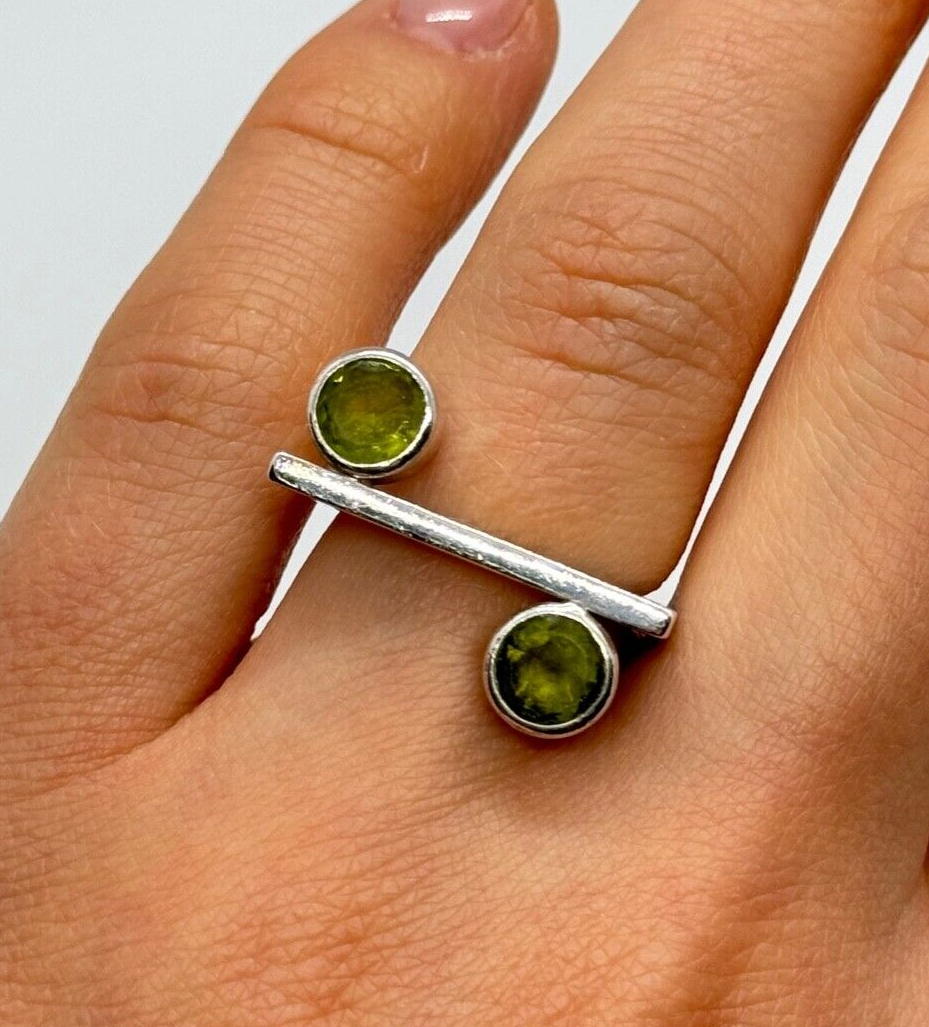 925 Sterling Silver Peridot Ring Size 5.5