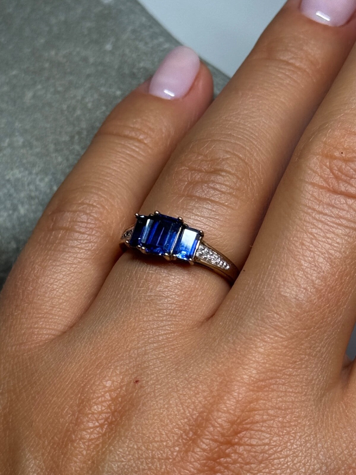 10K Yellow Gold Sapphire & Diamonds Ring Size 6