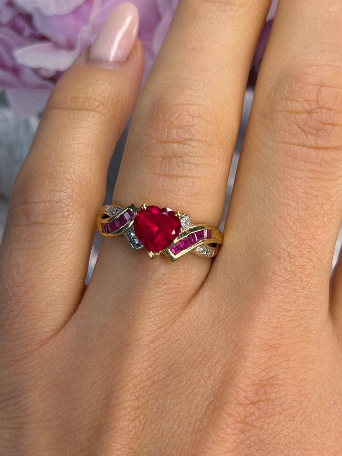 10K Yellow Gold Ruby & Diamond Heart Ring Size 7