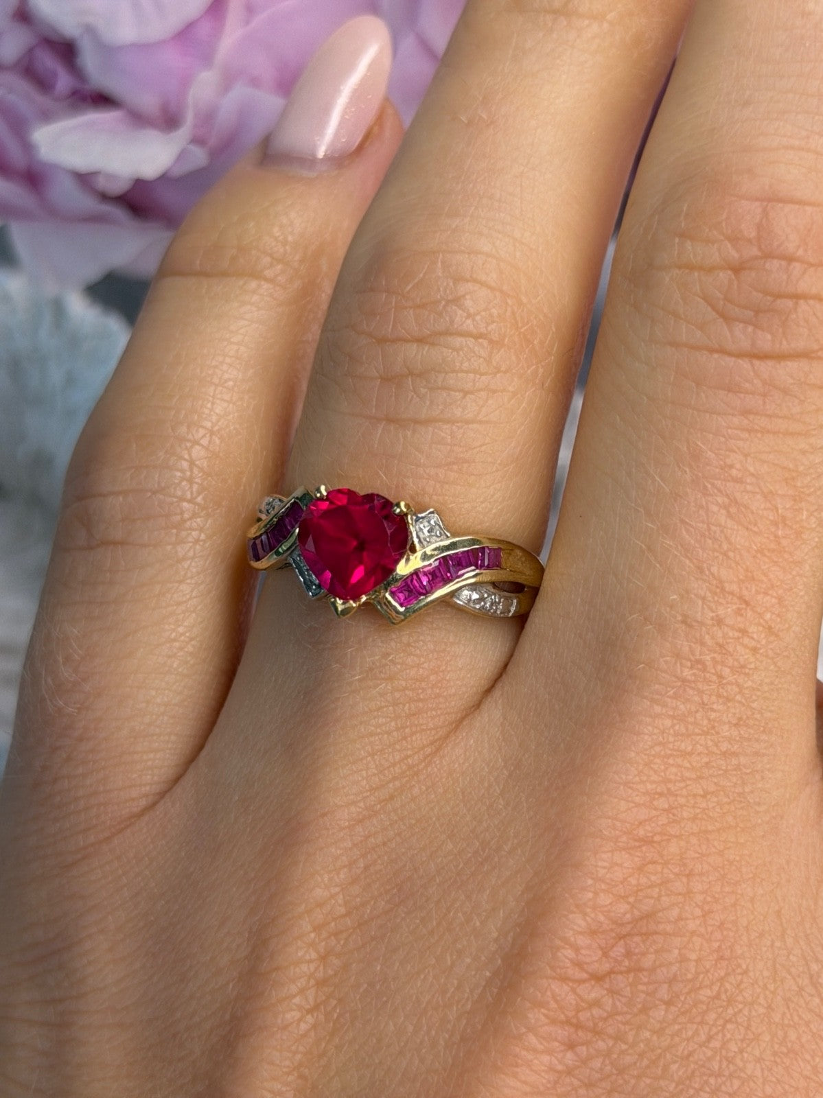 10K Yellow Gold Ruby & Diamond Heart Ring Size 7