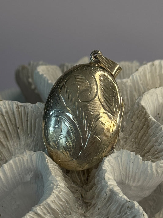 925 Sterling Silver Engraved Design Oval Locket Pendant Length 1.80 Inch