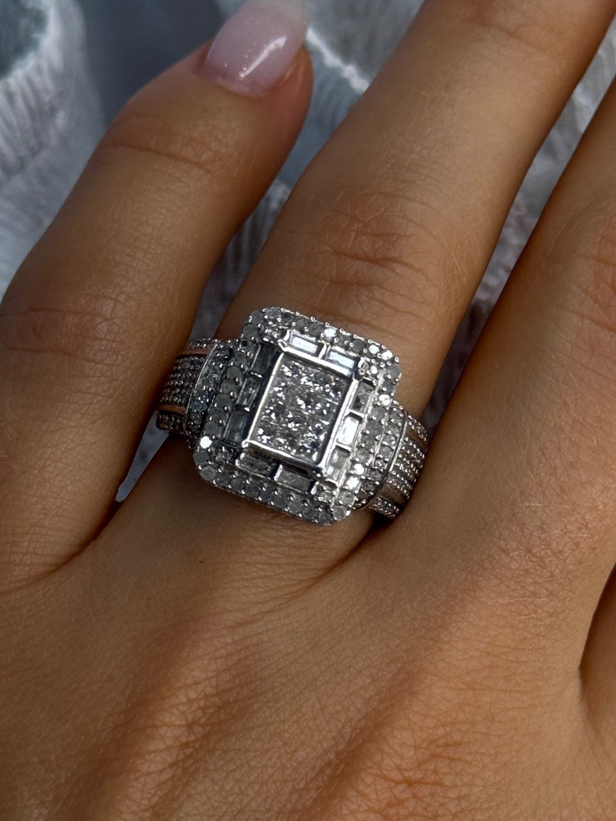 Elegant Design 925 Sterling Silver Beryl Ring Size 7