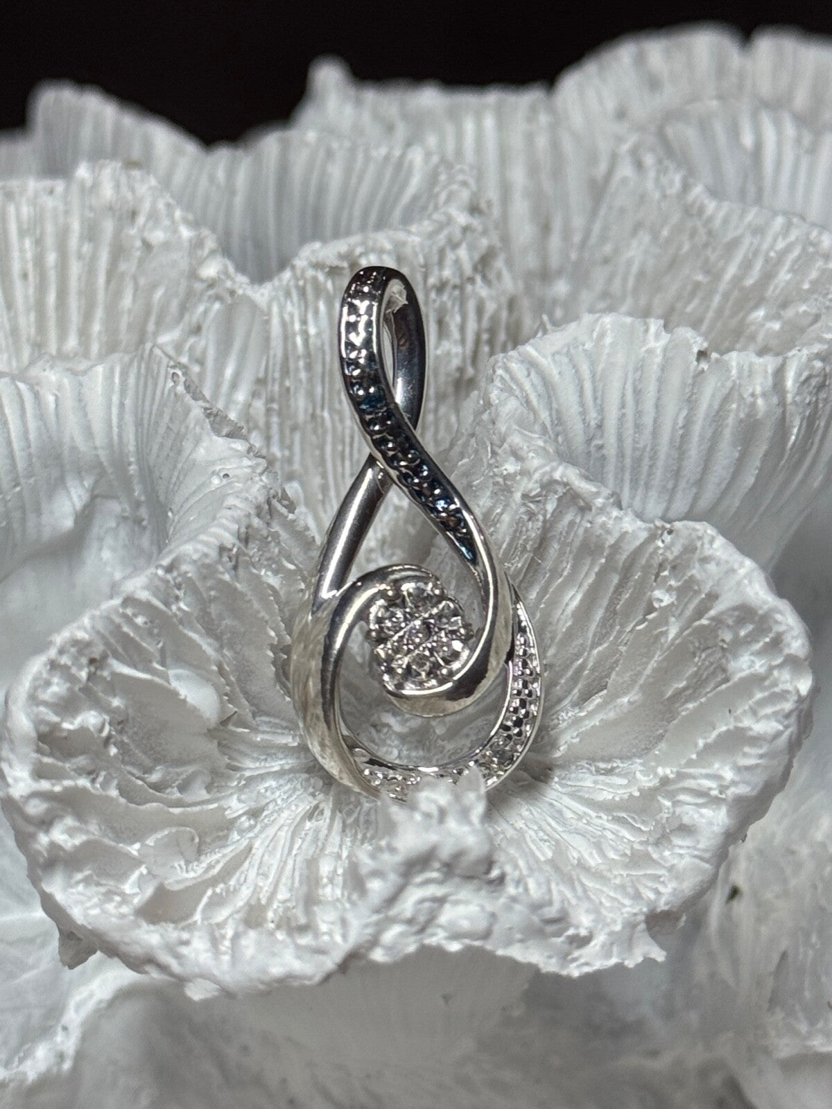 925 Sterling Silver White & Blue Topaz Pendant Length 1.1 Inch