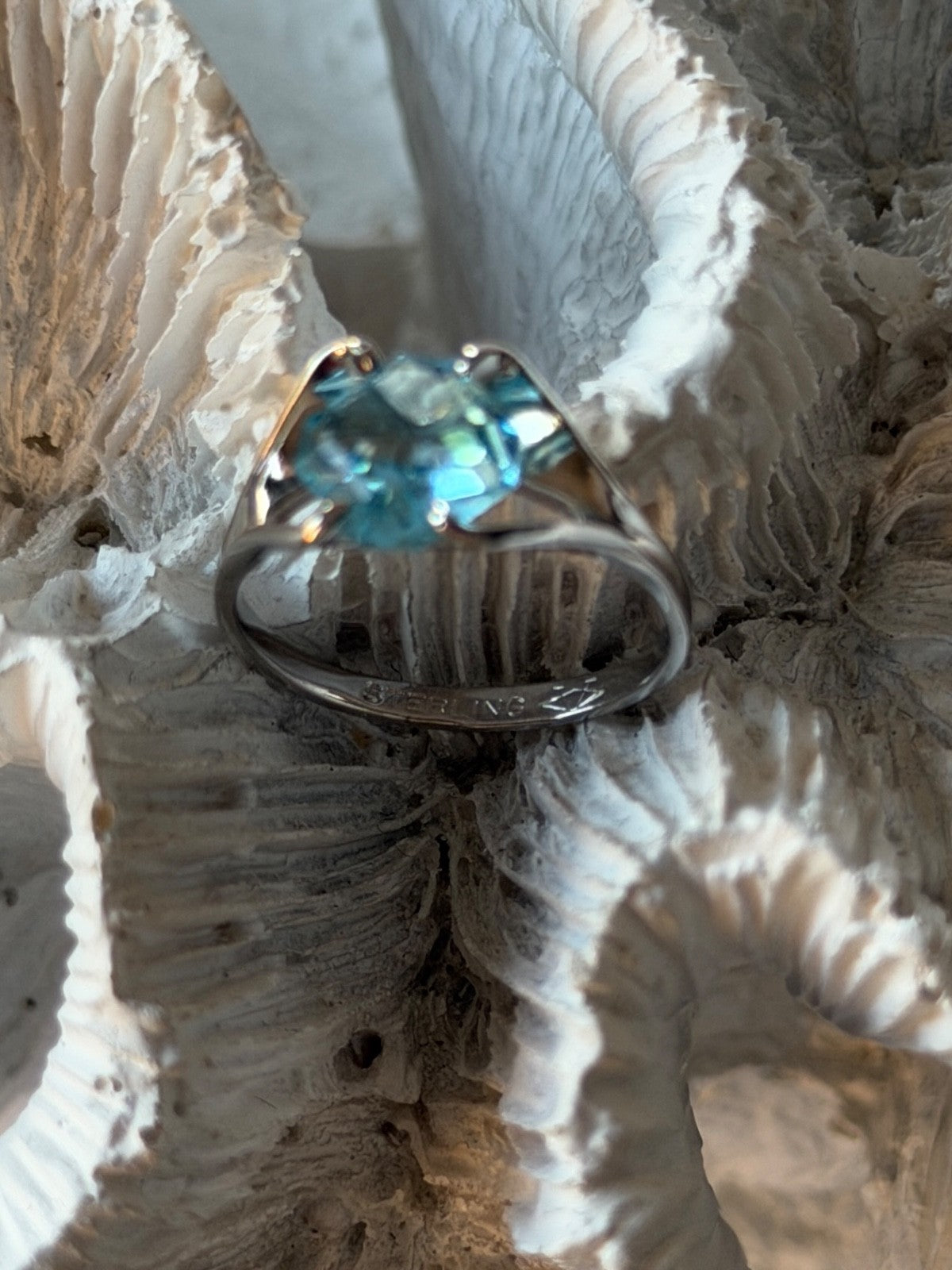 925 Sterling Silver Blue Topaz Ring Size 5