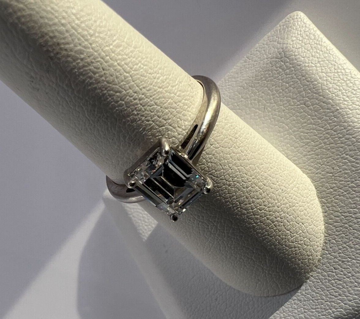 925 Sterling Silver & CZ Ring Size 7