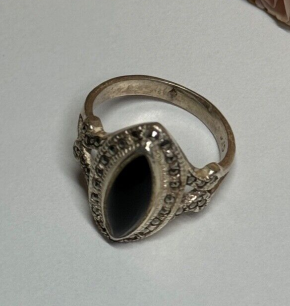 Vintage 925 Sterling Silver Onyx & Marcasite Ring Size 7