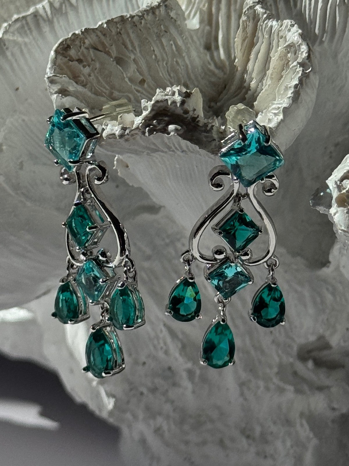 Shiny 925 Sterling Silver Aquamarine & Emerald Earrings