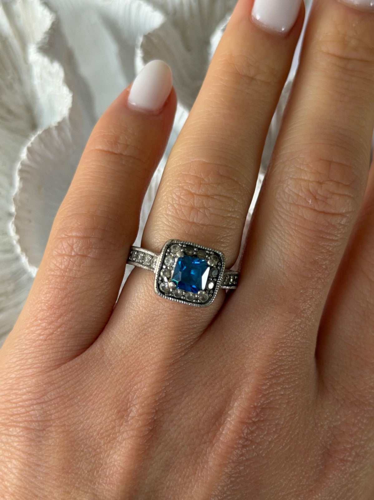 Vintage 925 Sterling Silver Blue & White Spinel Ring Size 6