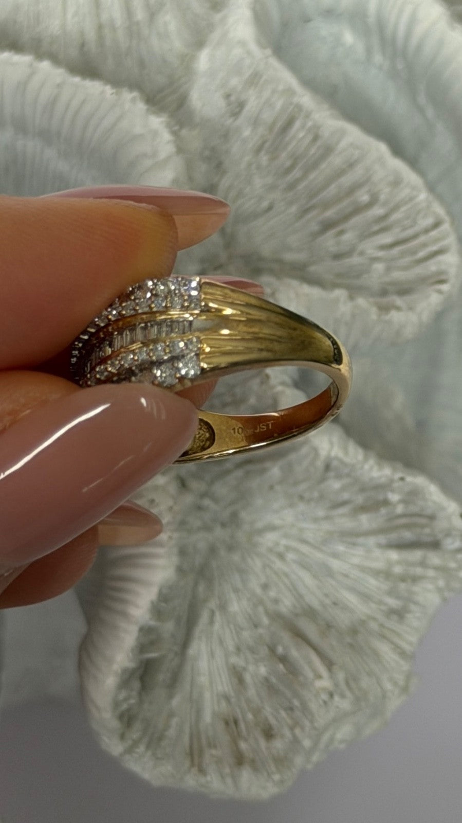 10K Yellow Gold Diamonds 1 carat Ring Size 7