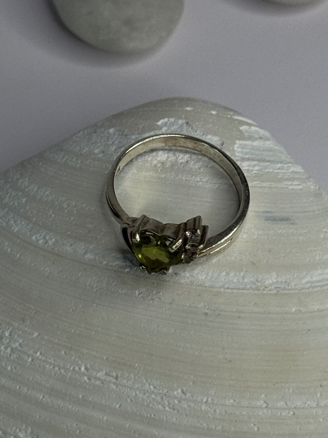 925 Sterling Silver Peridot Heart & Beryl Ring Size 8