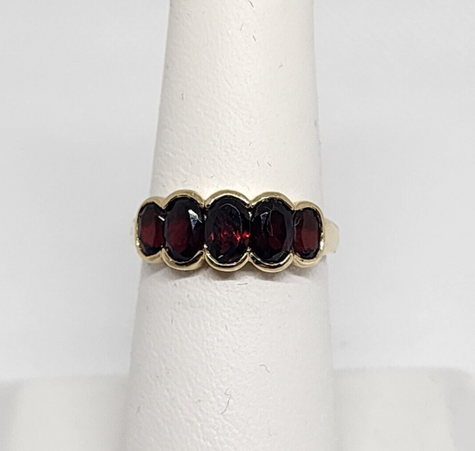 10K 417 Yellow Gold & Garnet Ring MW Size 6