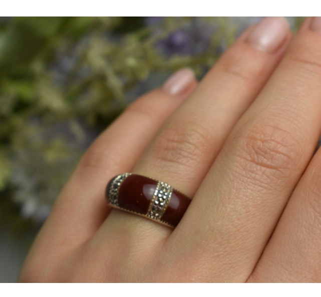 925 Sterling Silver Burgundy Coral & Marcasites Ring Size 7