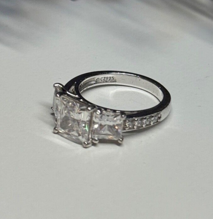 925 Sterling Silver Ring Size 5.5