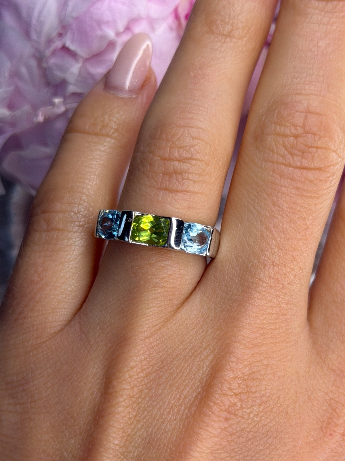 925 Sterling Silver Topaz & Peridot Ring Size 7