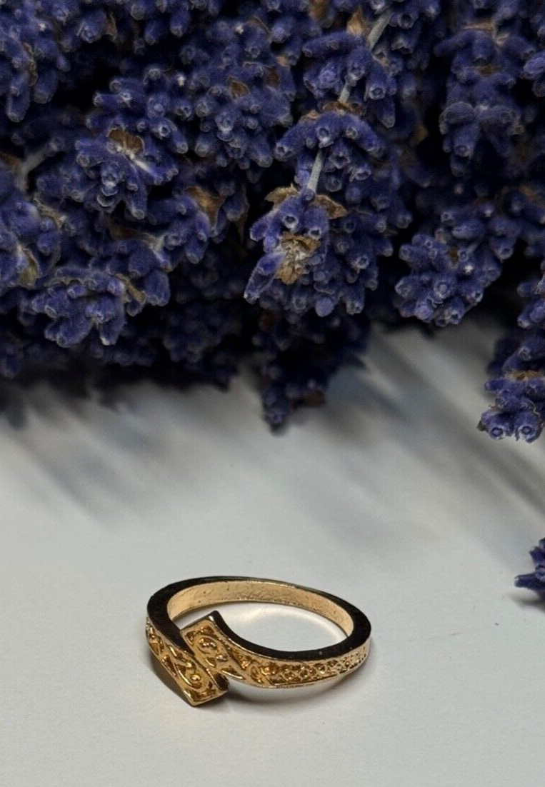 925 Sterling Silver Gold Plated Ring Size 6