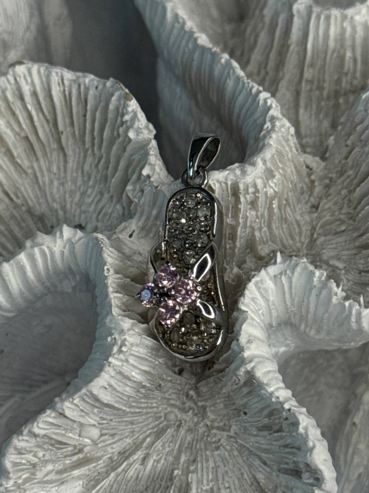 Ws 925 Sterling Silver Flip Flop Sandal Pink & White CZ Pendant Length 1.30 Inch