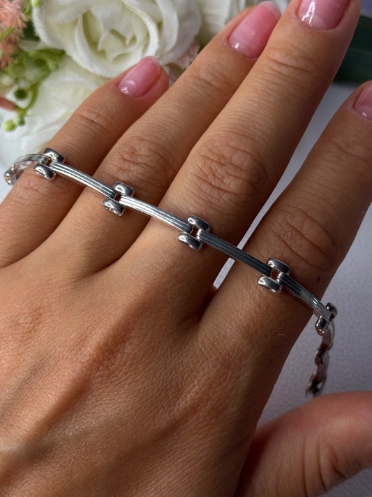 Classy Italy 925 Sterling Silver Bracelet Length 6.5 Inch