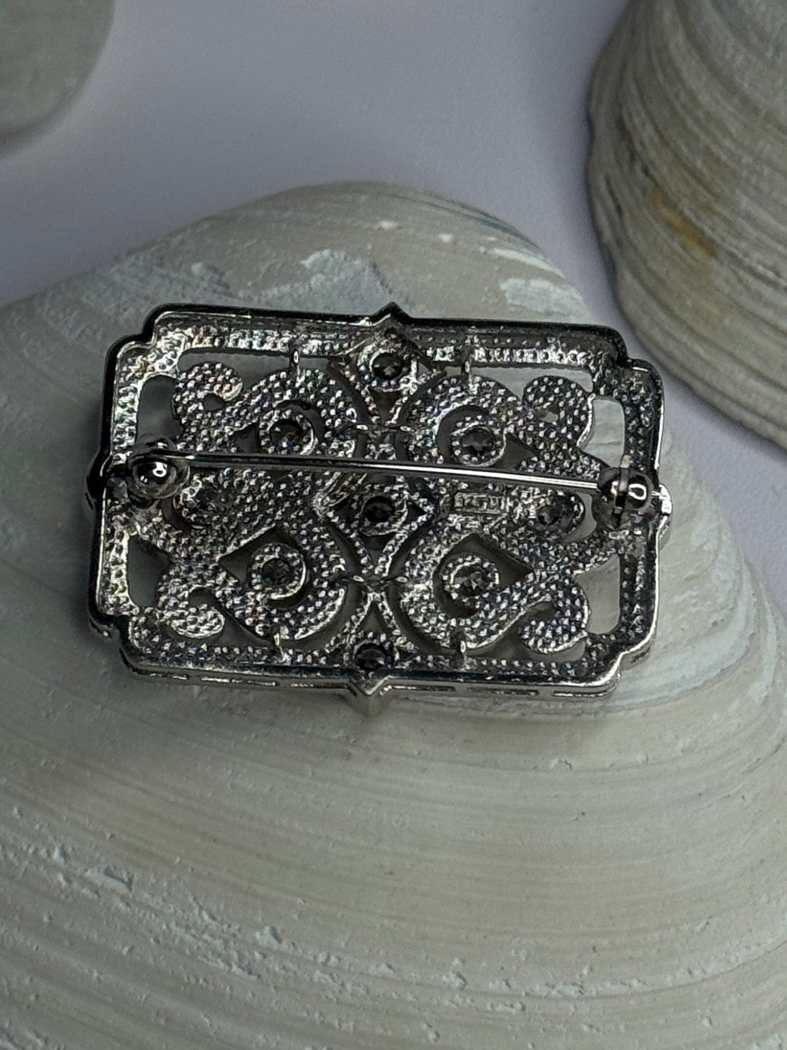 Elegant Design 925 Sterling Silver Beryl Brooch Length 1 Inch