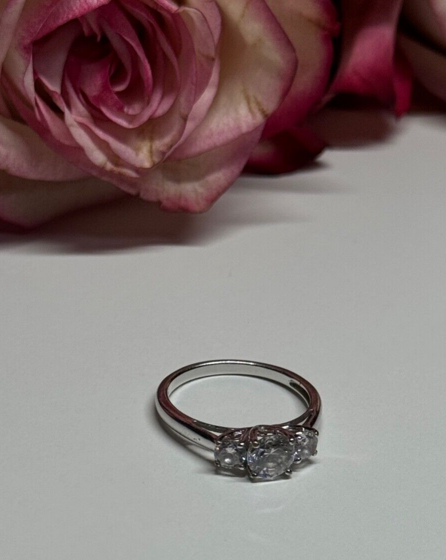 925 Sterling Silver CZ Ring Size 7.5