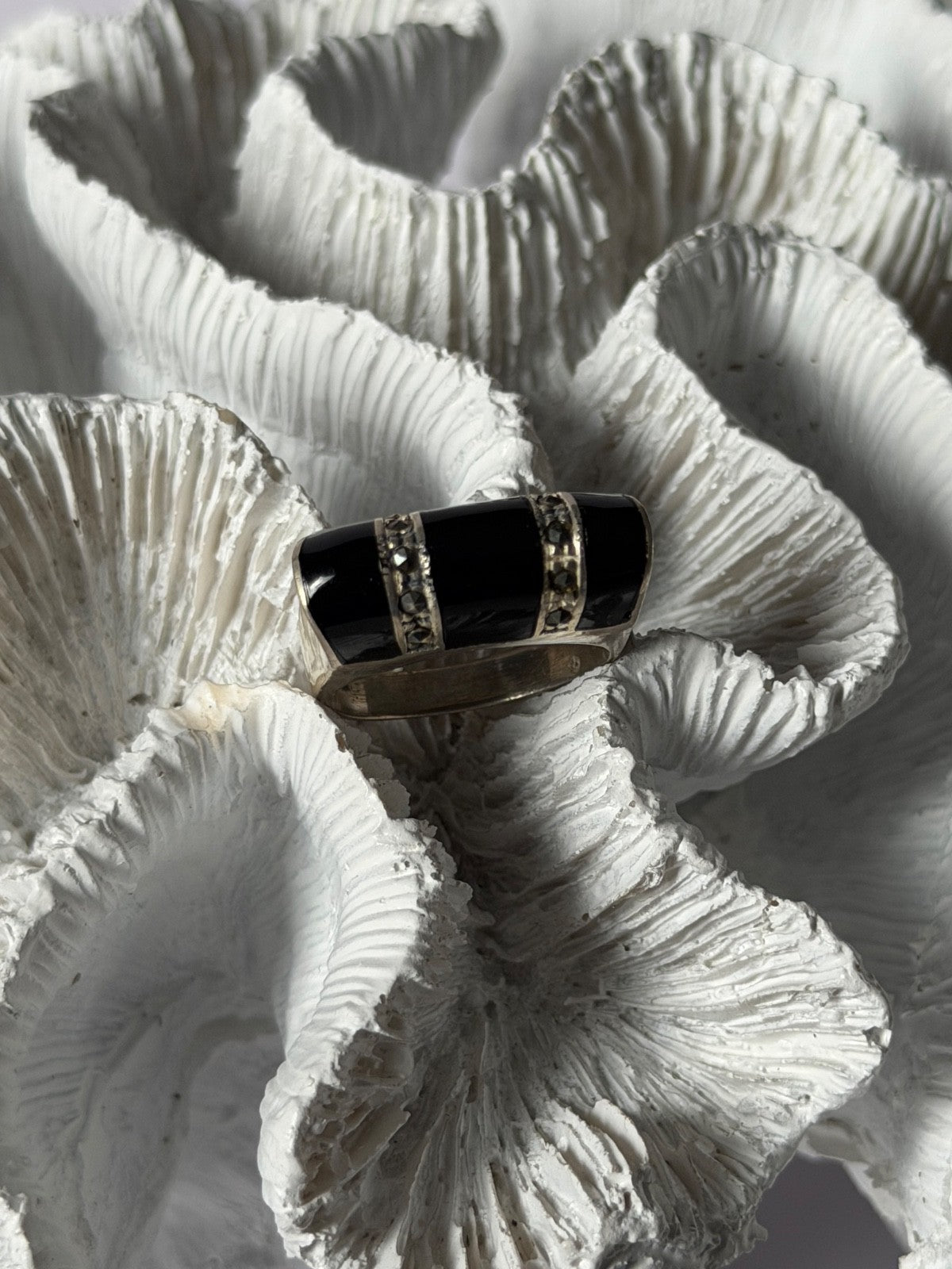 Vintage 925 Sterling Silver Onyx & Marcasite Ring Size 8.5