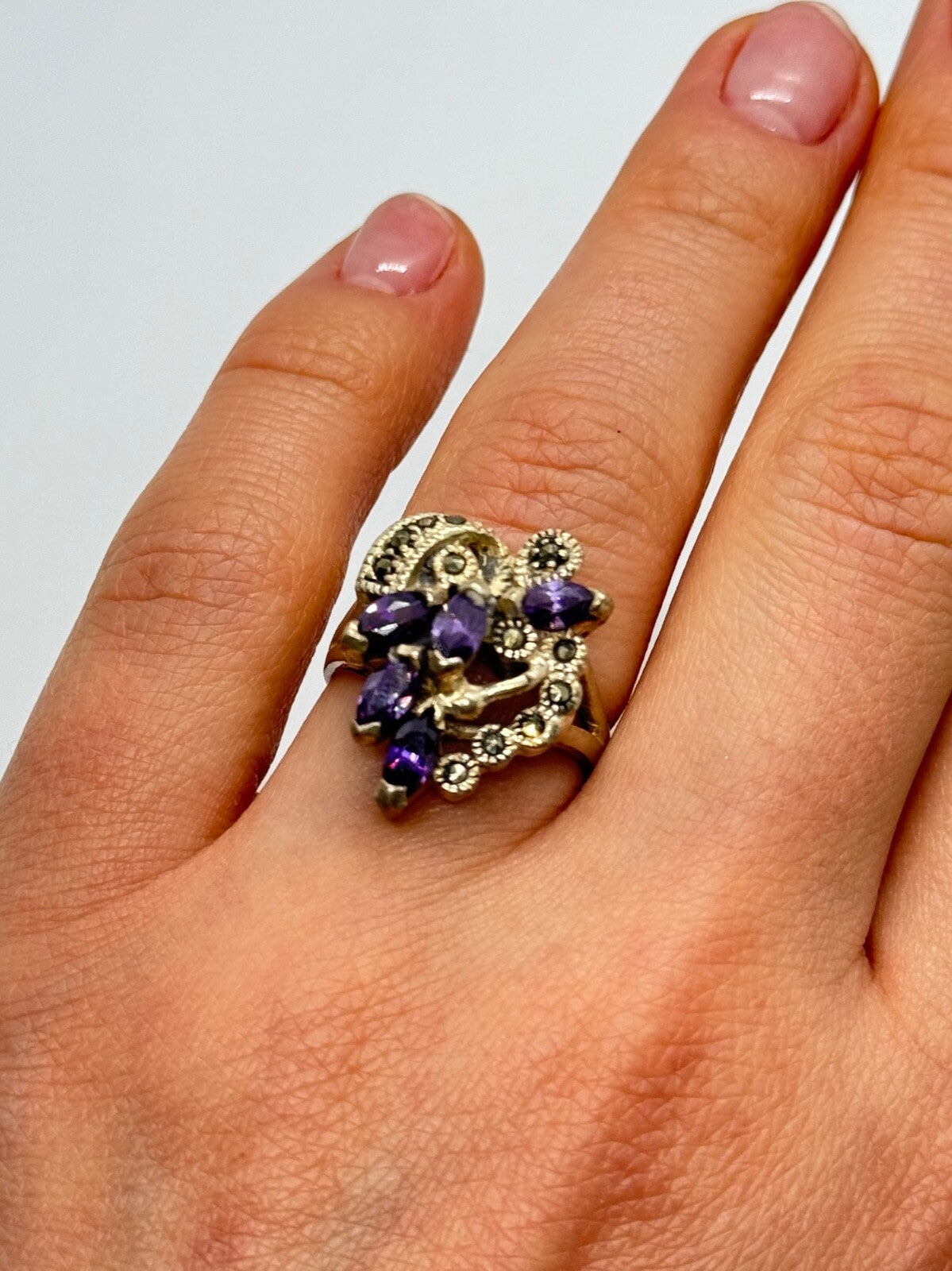 925 Sterling Silver Amethyst & Marcasite Ring Size 6