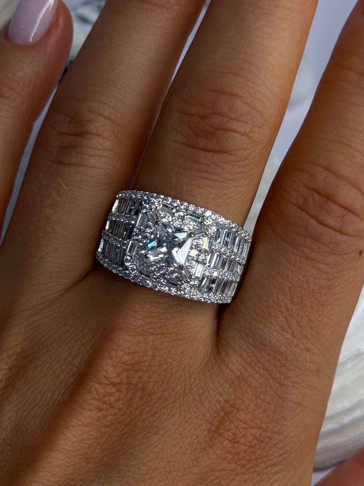 Shiny 925 Sterling Silver Cz Ring Size 11