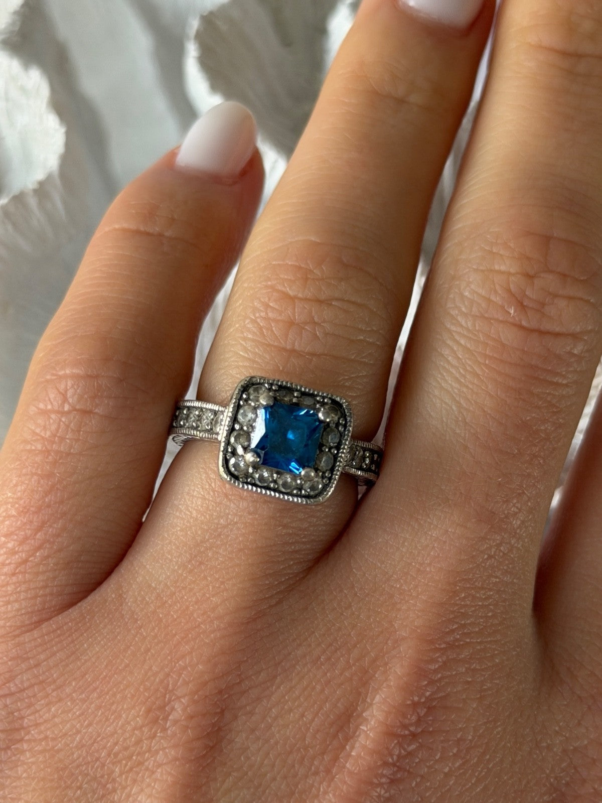 Vintage 925 Sterling Silver Blue & White Spinel Ring Size 6