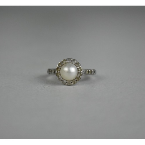 925 Sterling Silver Pearl & Colorless Spinel Ring Size 7