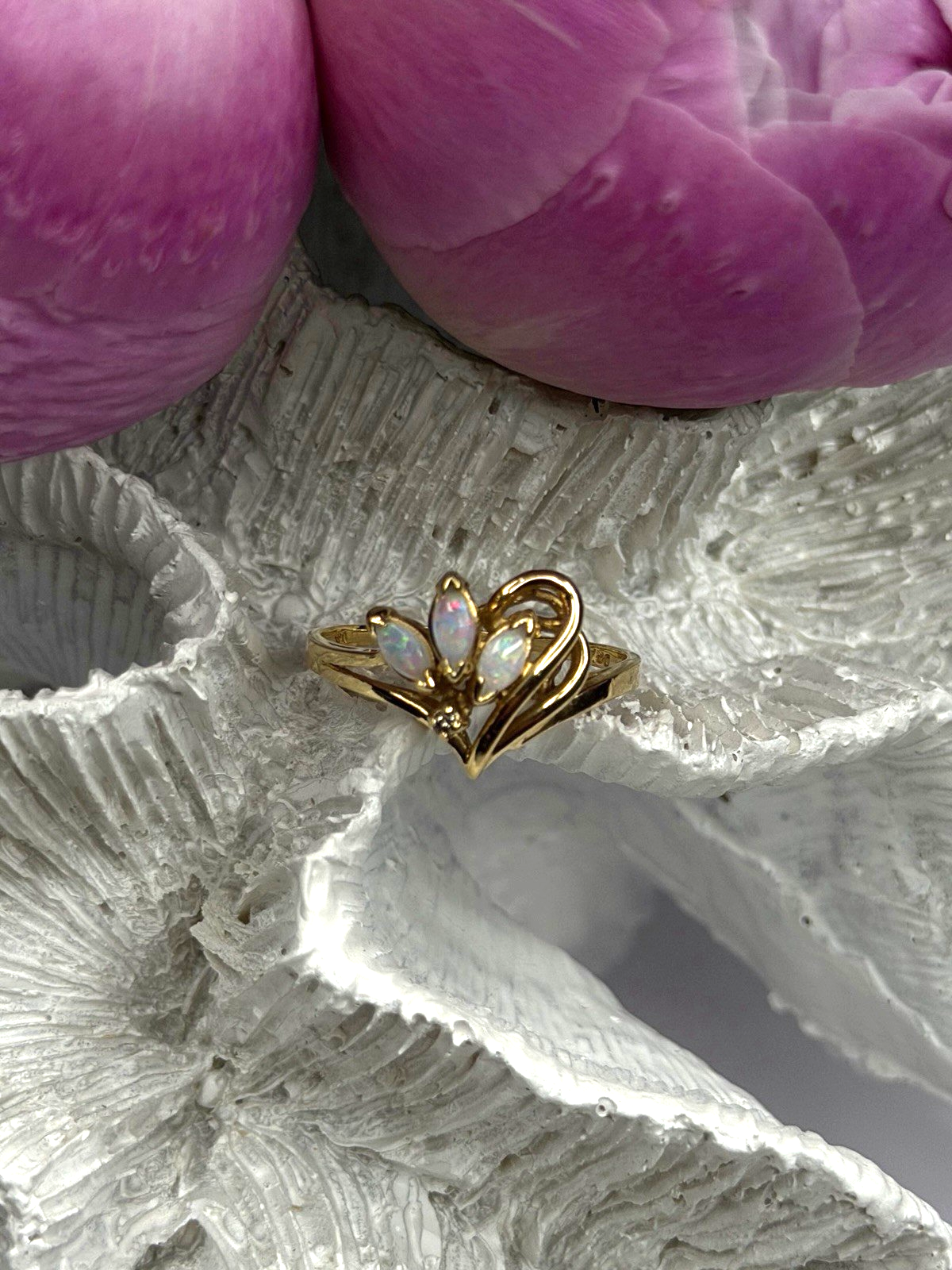 Elegant 14K Yellow Gold Opal & Diamond Heart Motif Ring Size 8.5